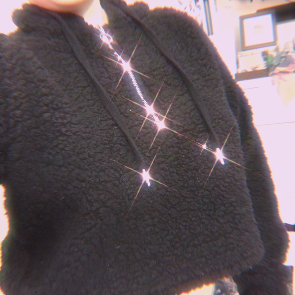 ON HOLD DONT BUY Cropped black Sherpa w/ hood !